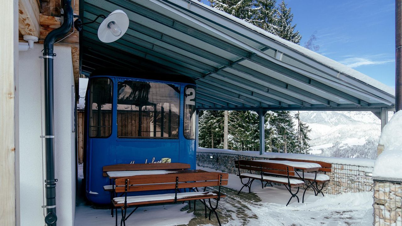 Sitzplatz mit Bergbahngondel Sitzplatz mit Bergbahngondel